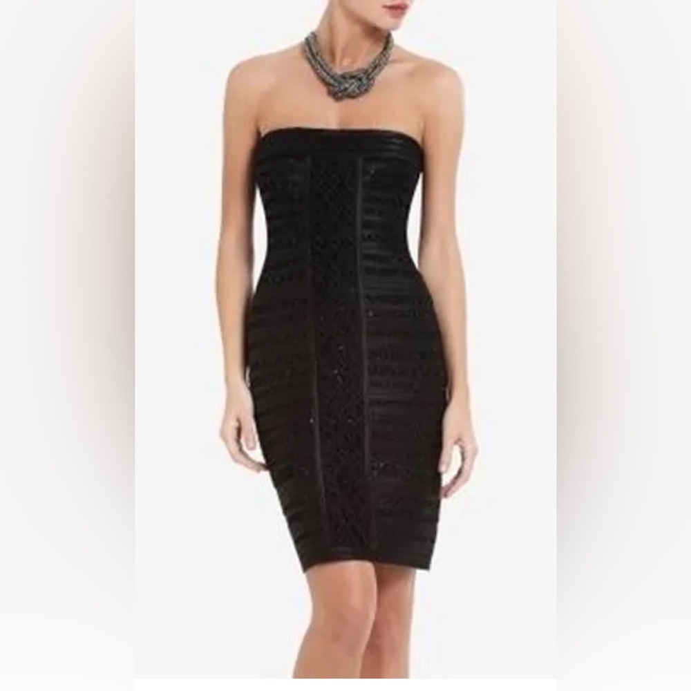 Lace details, stunning cocktail dress. Excellent condition